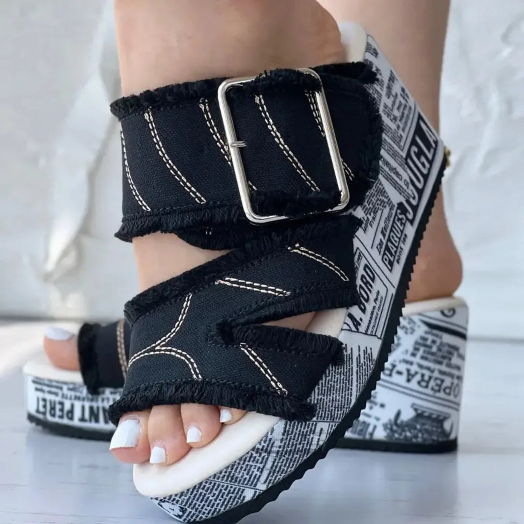 UrbanEdge Buckle Slides