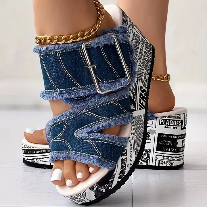 UrbanEdge Buckle Slides