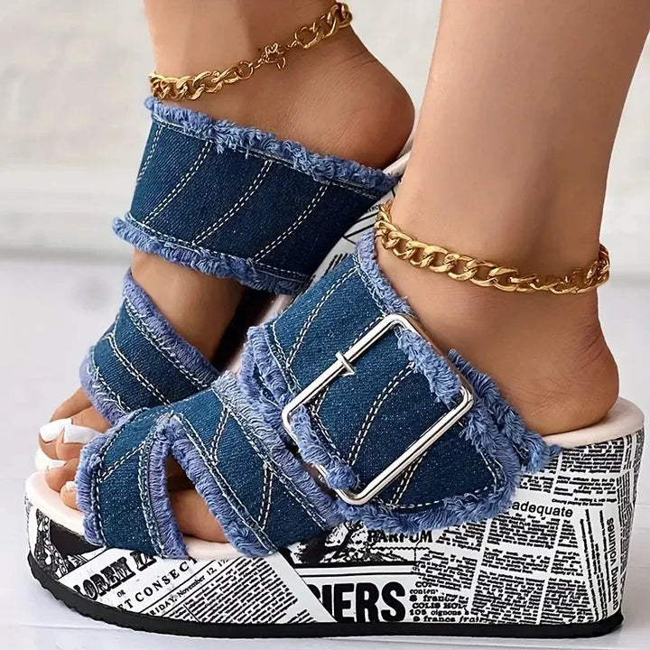 UrbanEdge Buckle Slides