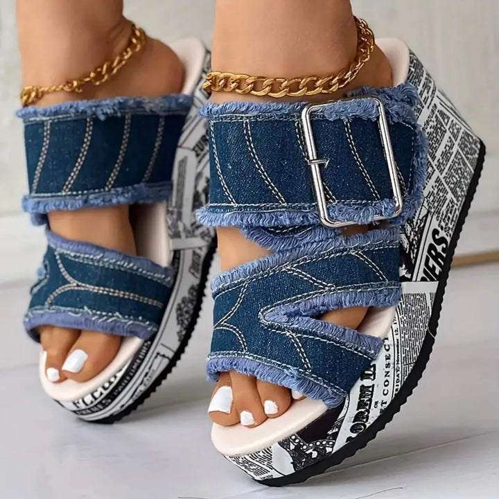 UrbanEdge Buckle Slides