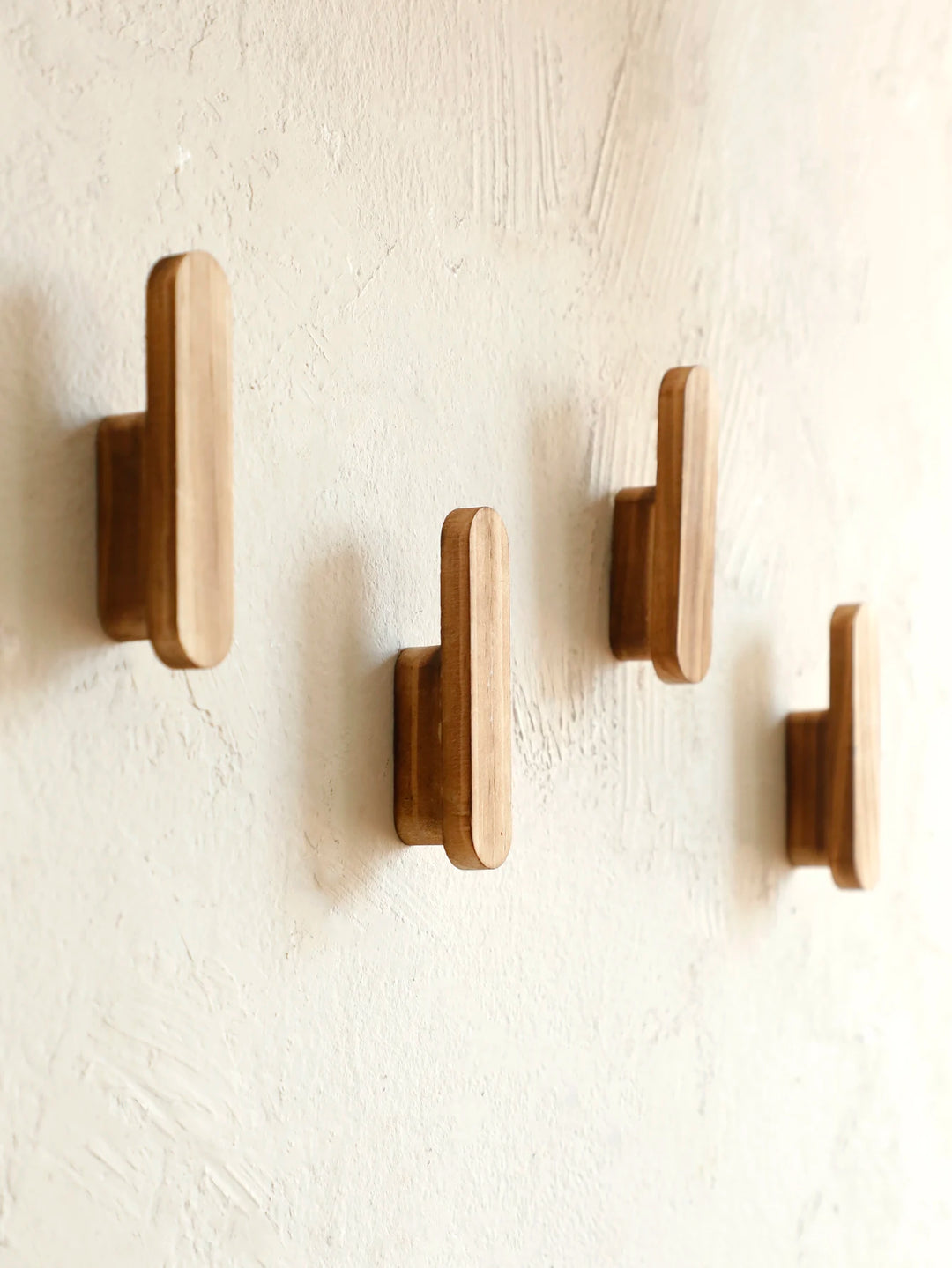 Minimalist Vintage Wooden Hangers – Clark & Cove